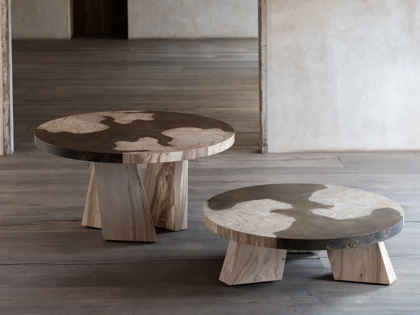 Aurum Aged Round Dining Table