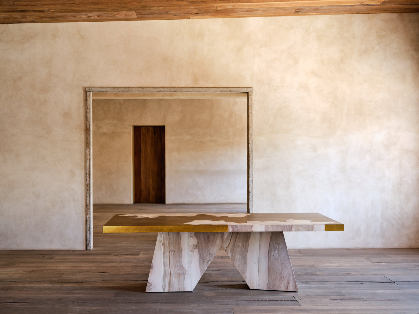 Aurum Dining Table