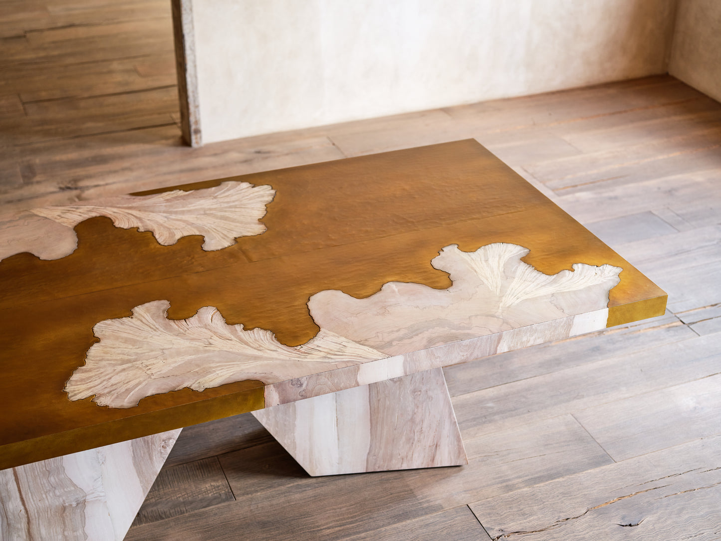 Aurum Dining Table